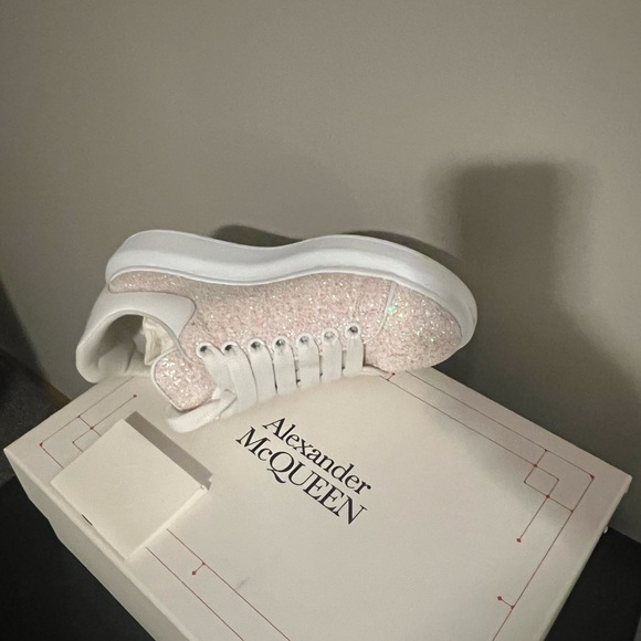 Women’s designer sneaker - Picture 5 of 5